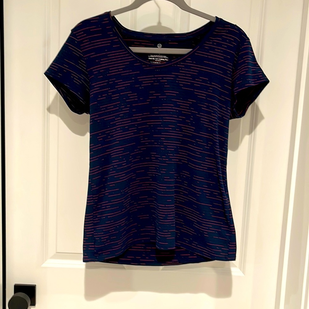 Breathable stretchy t shirt